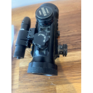 Viseur Red Dot / Lunette Airsoft VH601 30mm - Illumination Rouge / Vert / Bleu + Laser Intégré - Occasion