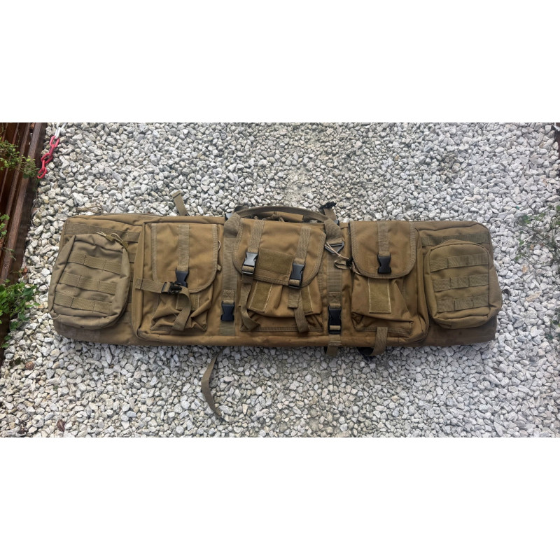Housse de transport beige d'occasion