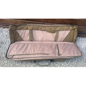 Housse de transport beige d'occasion